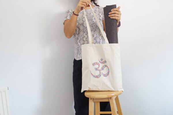 Regular tote bag with Liberty floral OM print (11) OM Canvas Tote Bag