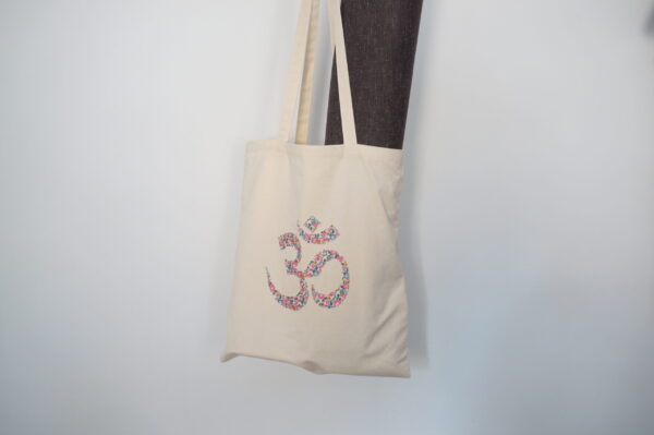 Regular tote bag with Liberty floral OM print (15) OM Canvas Tote Bag