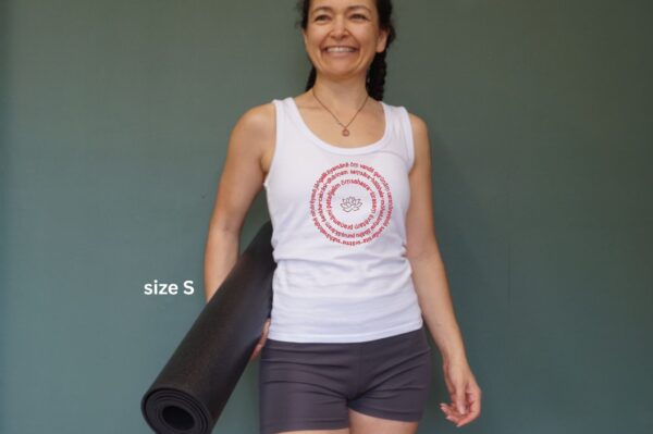 Organic Yoga Tanktop, White, Slim Fit | Ashtanga Yoga Opening Mantra