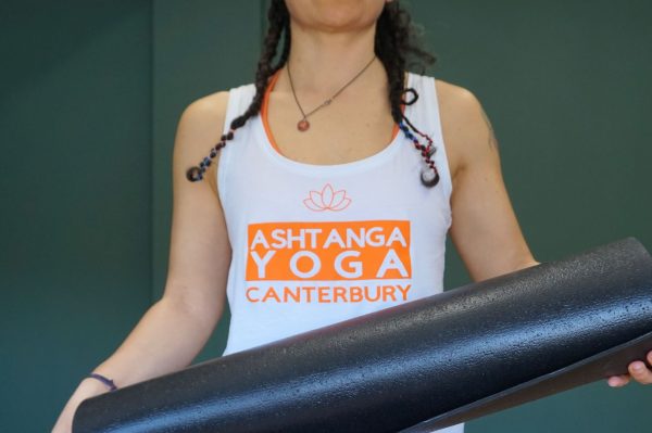 Organic Yoga Tanktop, Black, Slim Fit | Ashtanga Yoga Canterbury